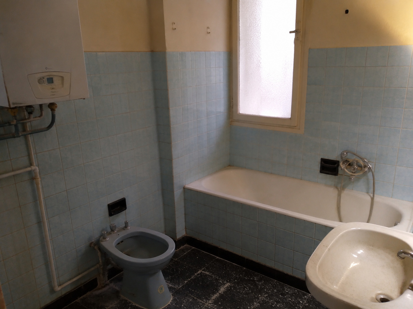 Avant — Rénovation salle de bain